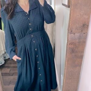 VINTAGE navy blue & green checkered collared dress size 14-16 with shoulder pads